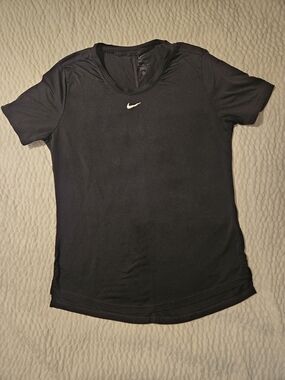 Nike Men’s Black Dri-FIT Short Sleeve Training Shirt